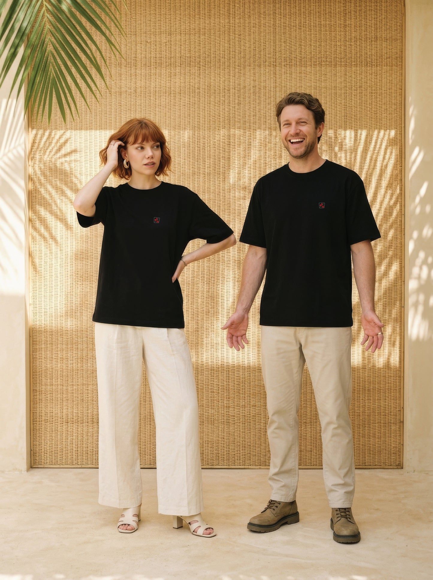 Mr.B Piña Colada — Biomorphism Koleksiyonu · Lisa ve Nathan ürünü giyerken (kurgusal karakterler, görsel yapay zekâ ile üretildi)