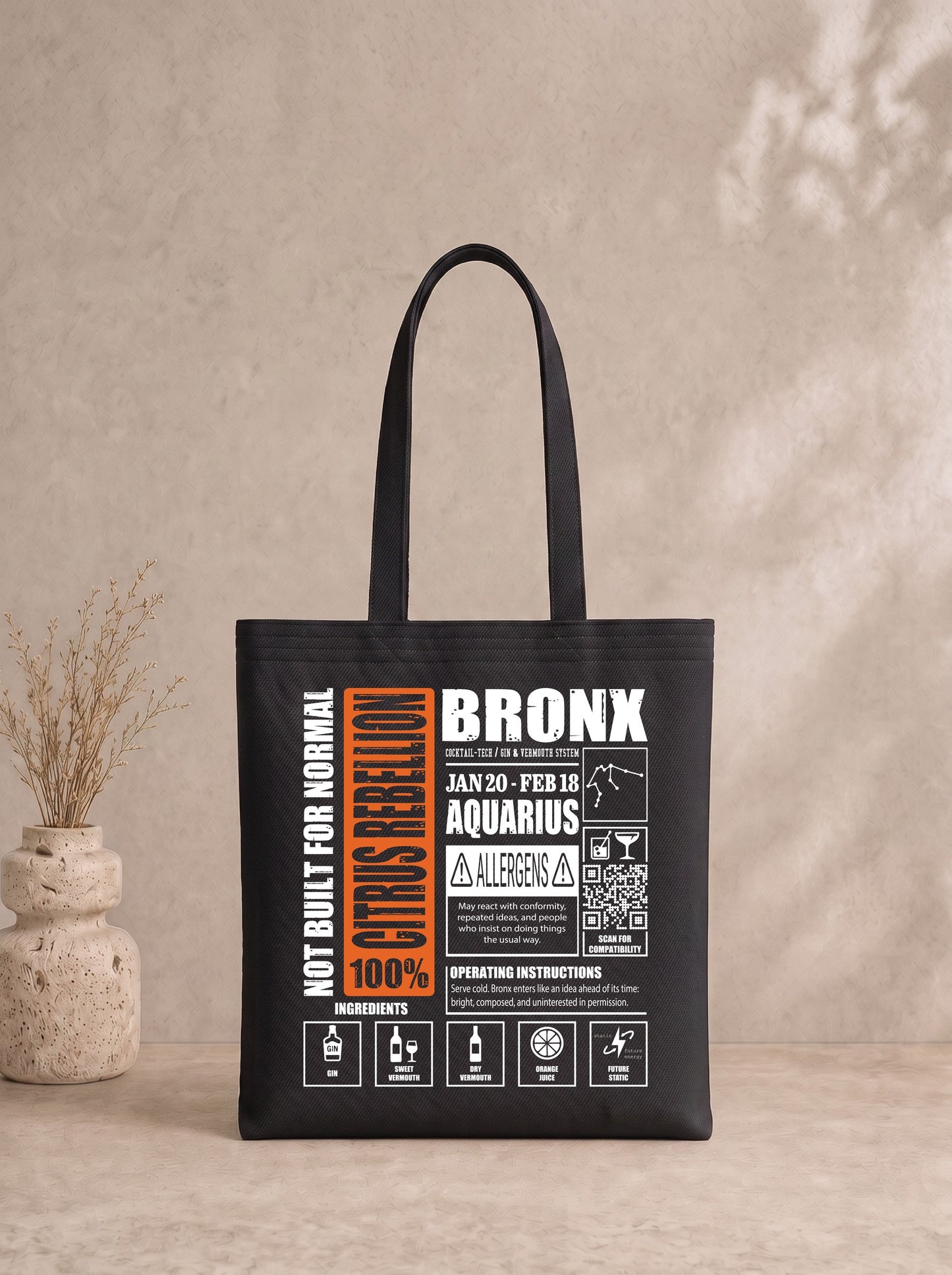 Mr.B Kova Burcu Bez Çanta · Zodiac of Cocktails · Bronx · Siyah · ürün görseli, baskılı arka yüz